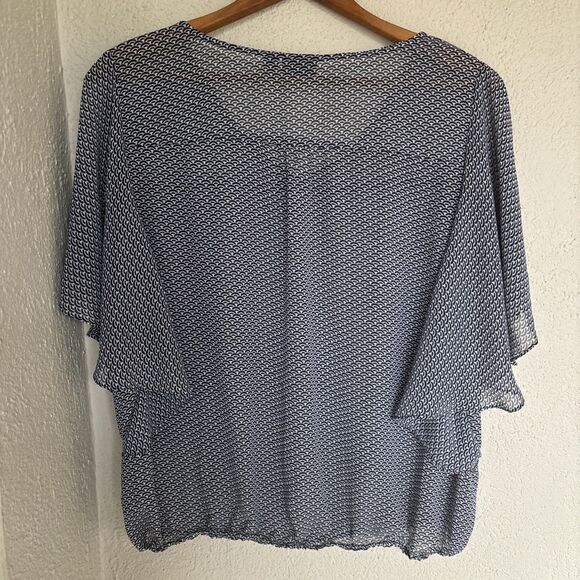 A New Approach (A.N.A.) Blue And White Ruffle Sleeve Spring Blouse Size XL - Picture 2 of 8